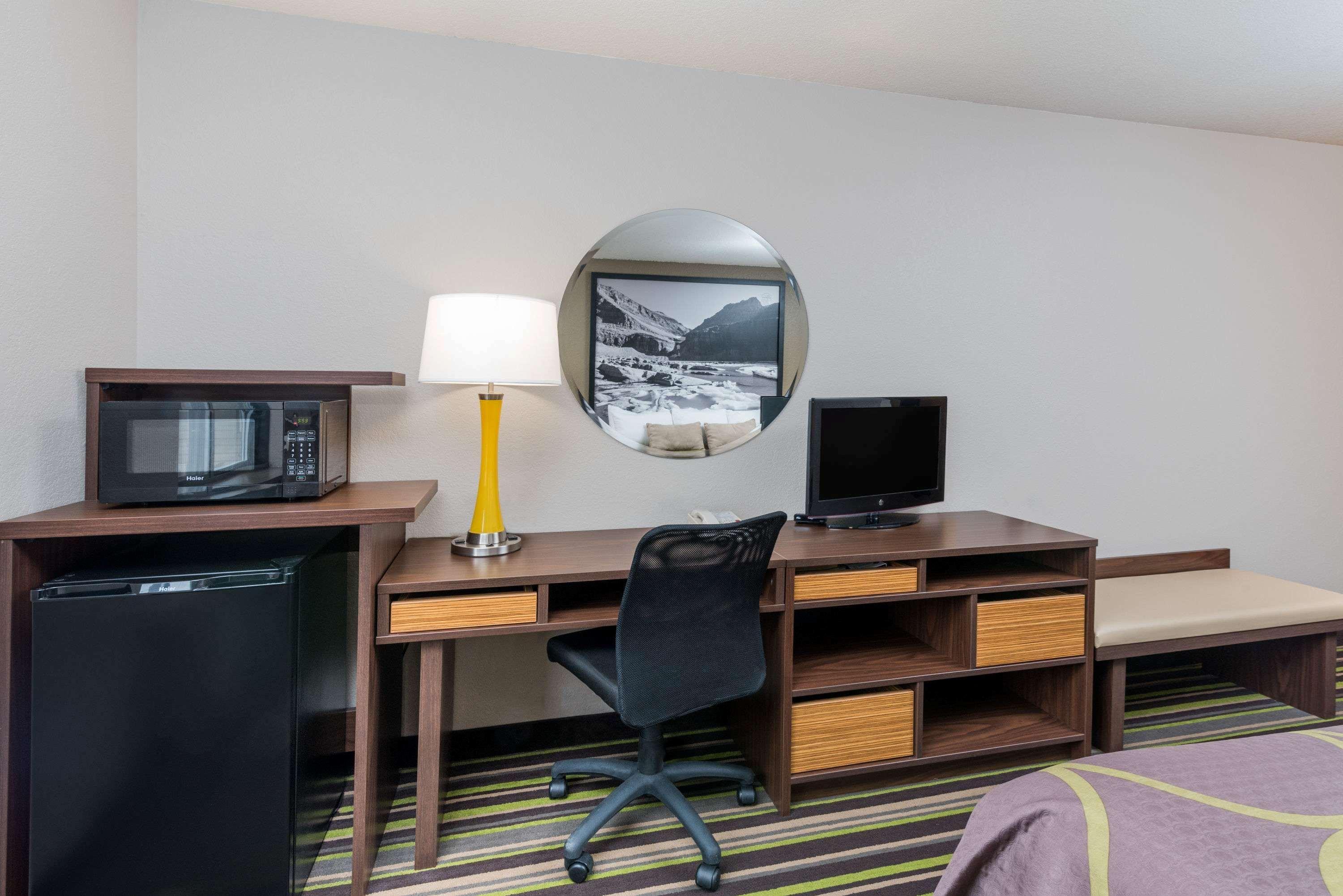 Super 8 By Wyndham Kalispell Glacier National Park Exterior photo