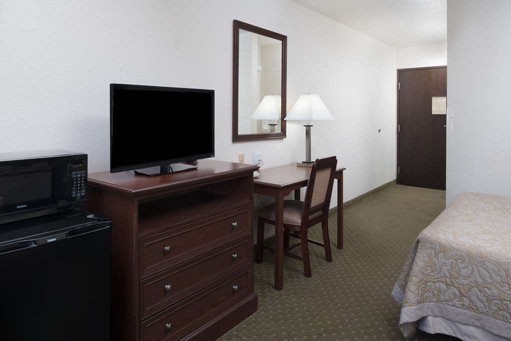 Super 8 By Wyndham Kalispell Glacier National Park Room photo